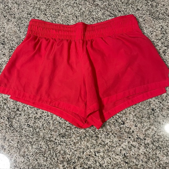 Fabletics Breathe Mid-Rise Shorts Size XS - Picture 7 of 11